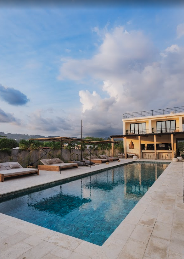 Selvamar pool under the sky